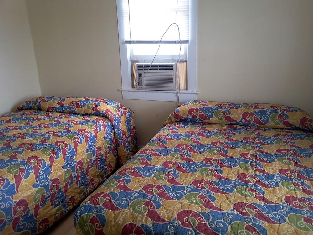 Four Winds Motel photo 2
