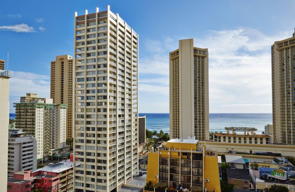 Pacific Monarch Hotel photo 46