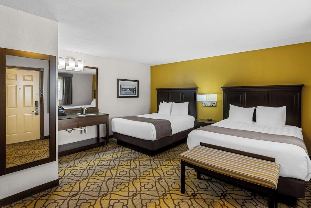 Best Western of Harbor Springs photo 14