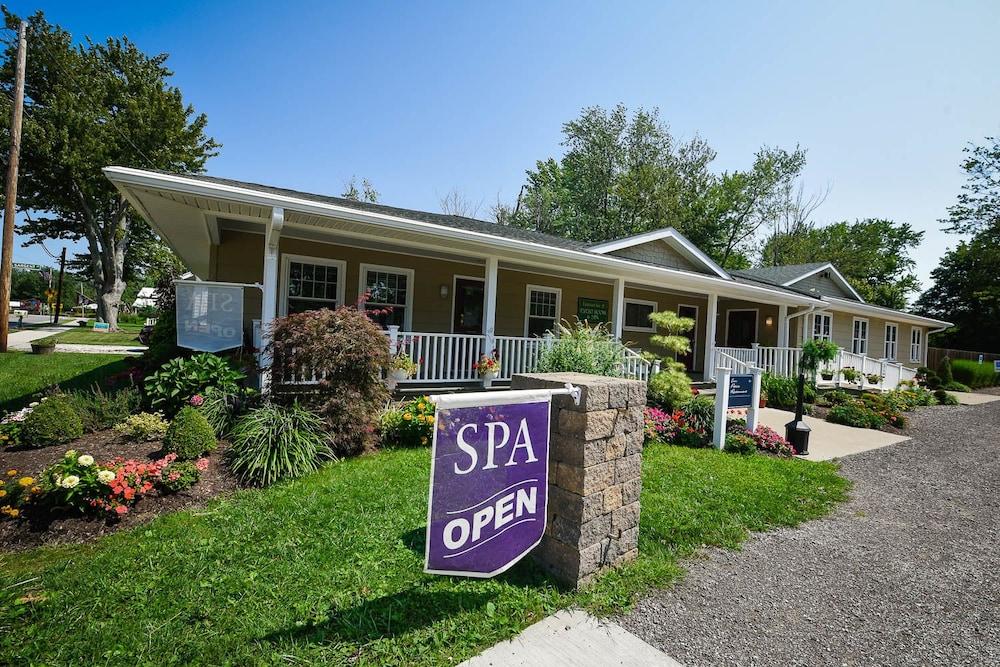 The Lakehouse Inn photo 40