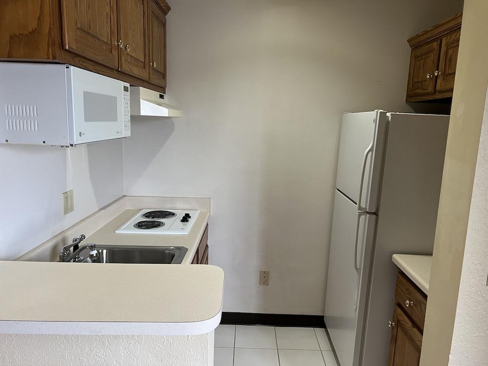 Express Inn & Suites photo 43