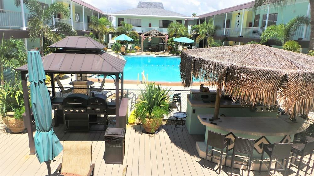 Island House Hotel photo 1
