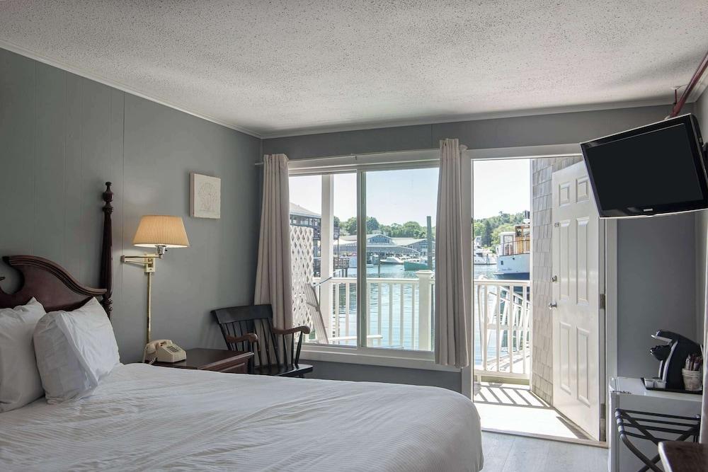 Fishermans Wharf Inn photo 84