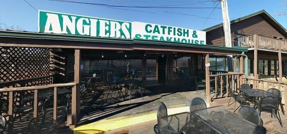 Anglers Riverfront Motel photo 6