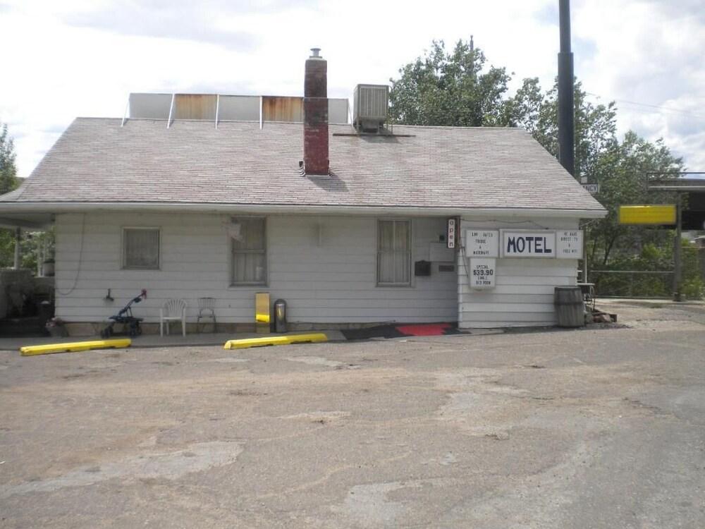 Riverside Motel photo 17