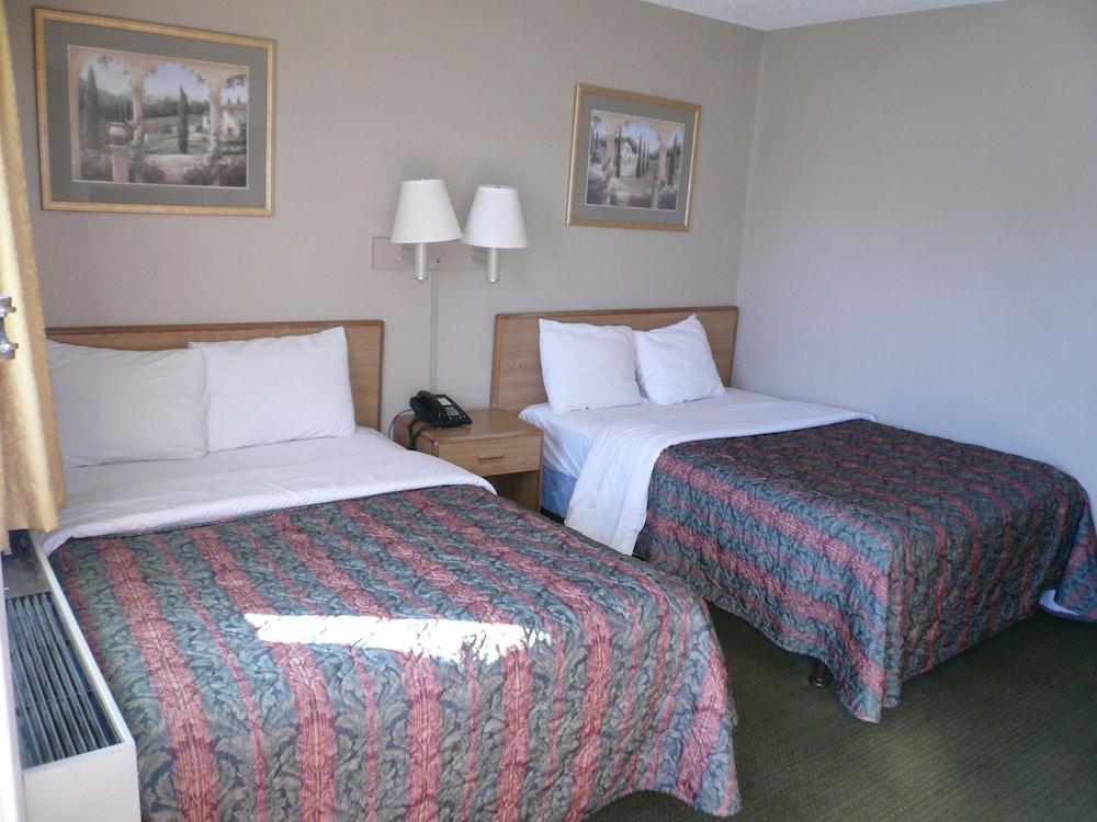 Executive Inn by OYO Kilgore North photo 6