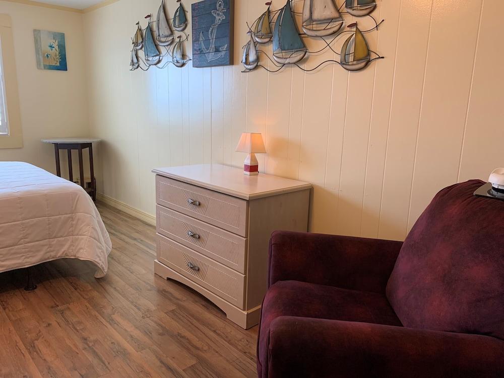 Vineyard Harbor Motel - Private Beach photo 77