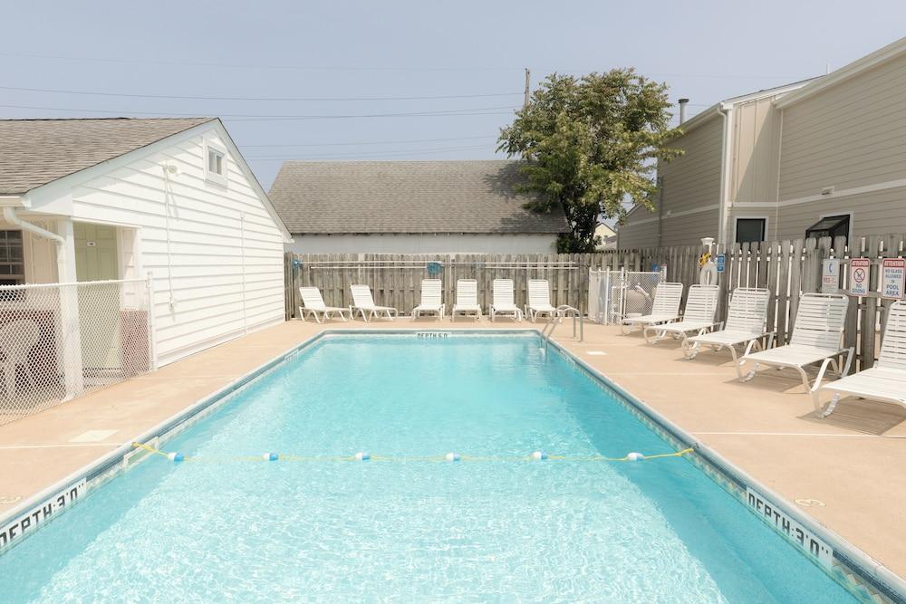 Broadway Court Motel photo 12
