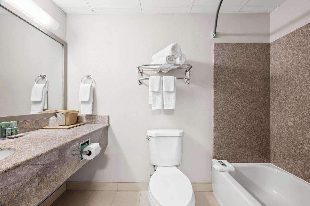 Best Western Dartmouth-New Bedford photo 23