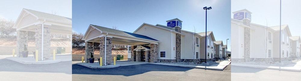 Cobblestone Inn & Suites photo 20