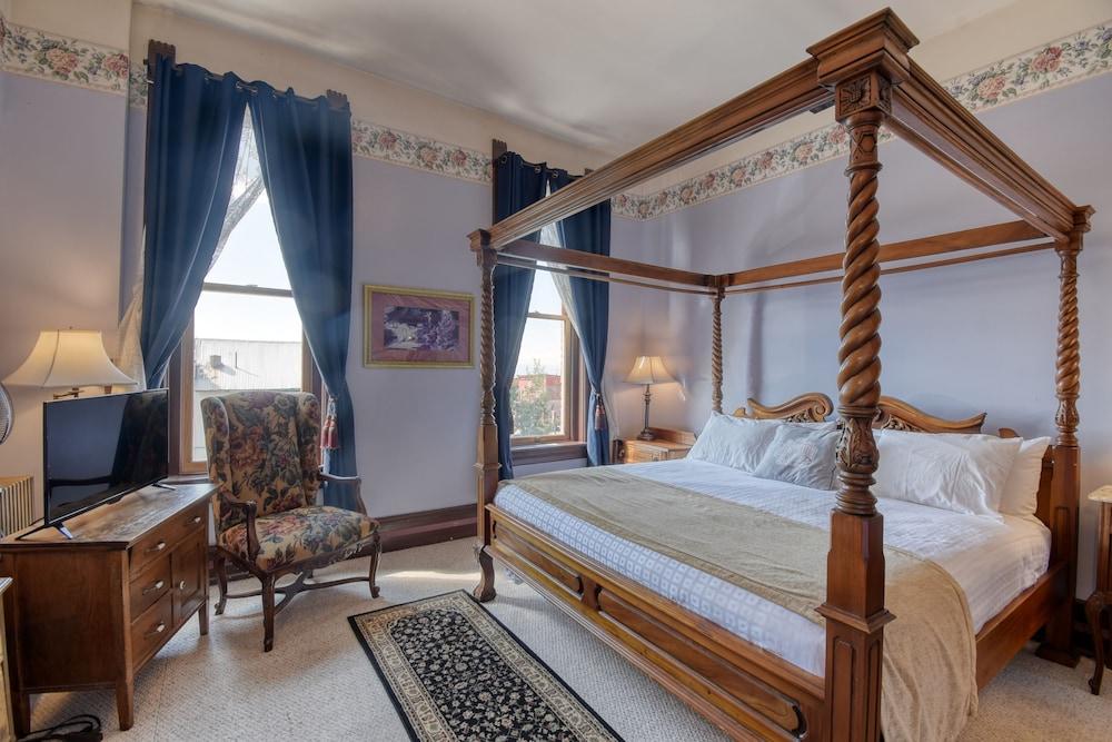 The Delaware Hotel photo 2