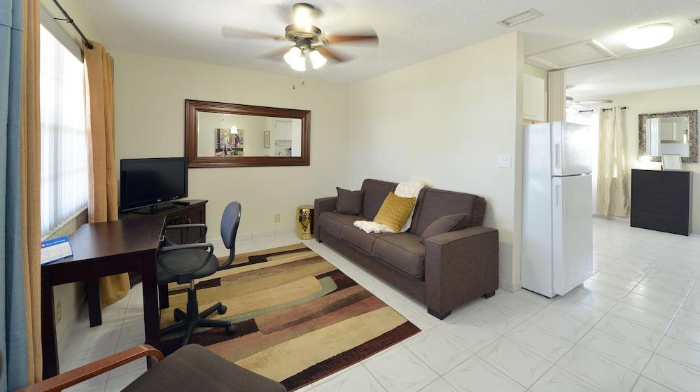Hollywood by the Sea Hotel photo 56
