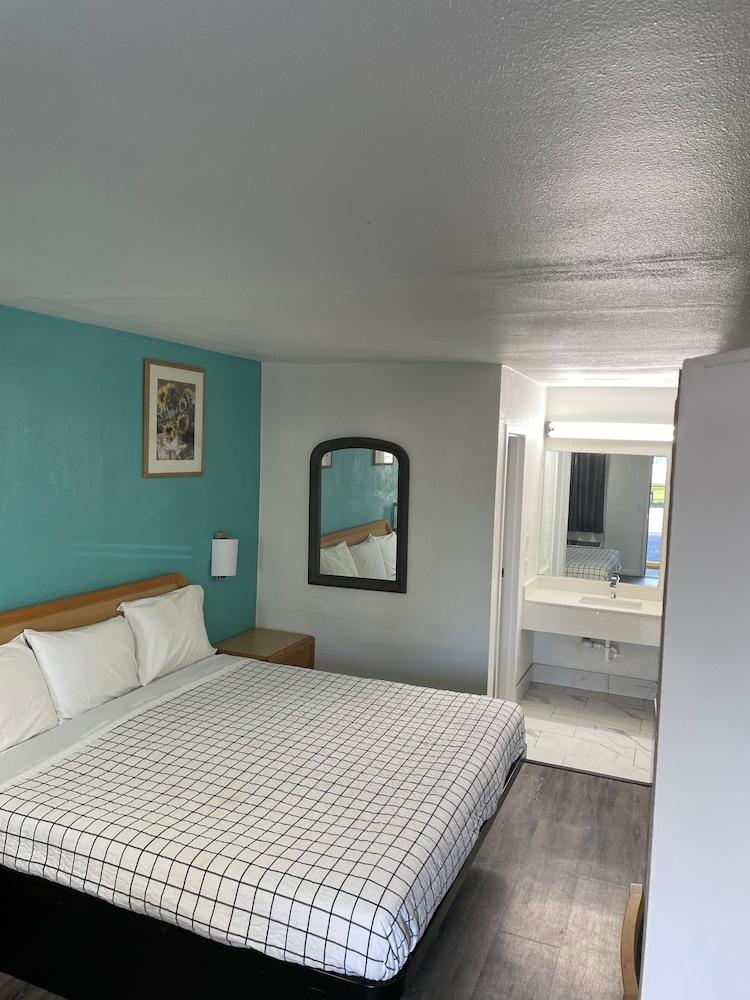 Executive Inn of Purcell photo 8