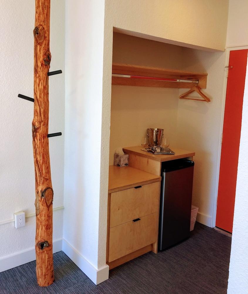 Heliotrope Hotel photo 43