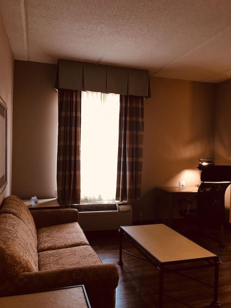 Hawthorn Extended Stay by Wyndham Conyers photo 29