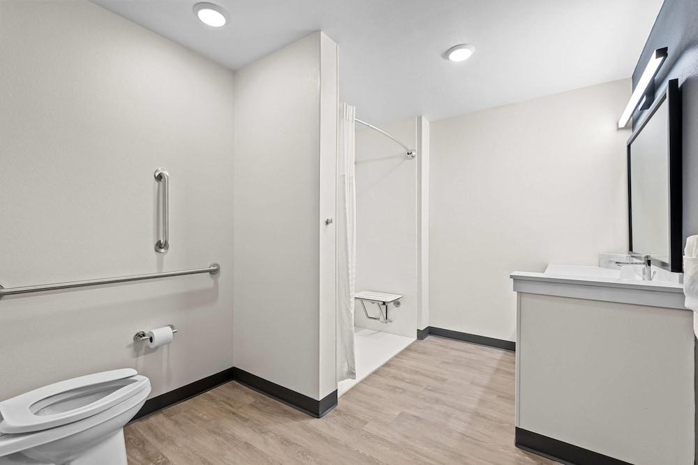Everhome Suites Brownsville photo 22