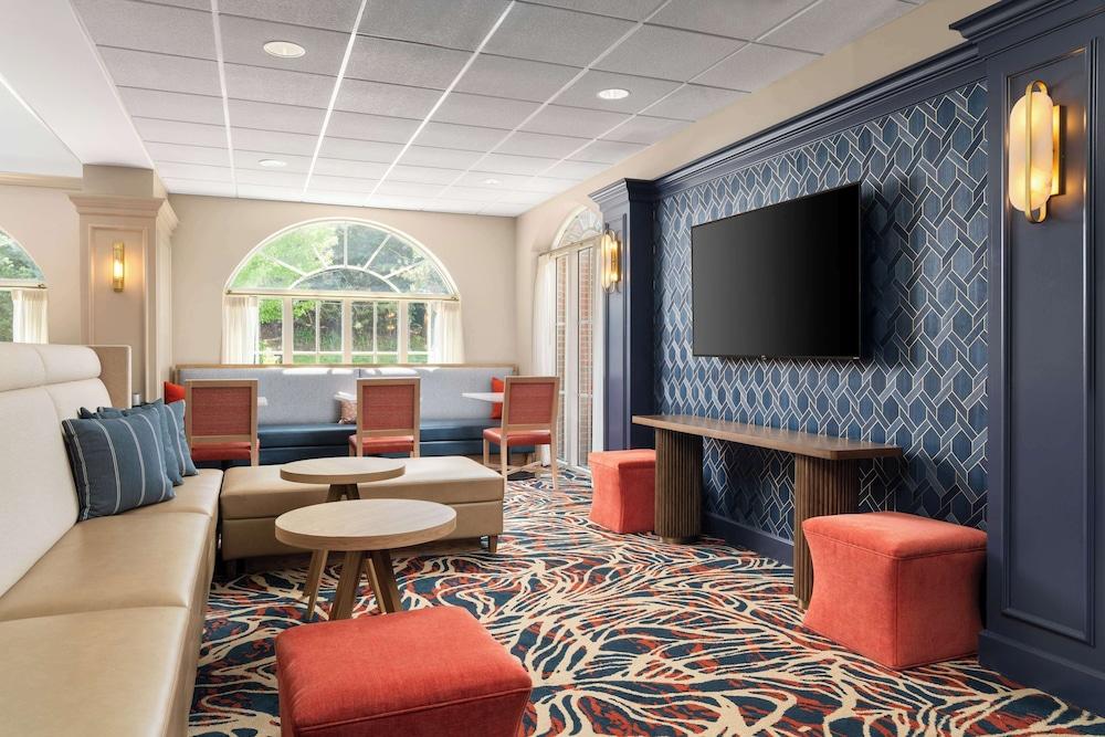 Hampton Inn & Suites Newport/Middletown photo 6