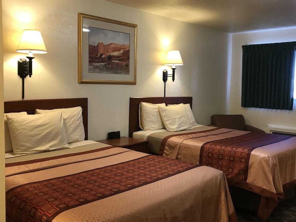 Canyonlands Motor Inn photo 4
