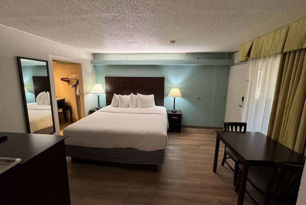 Wyndham Garden Ann Arbor photo 54