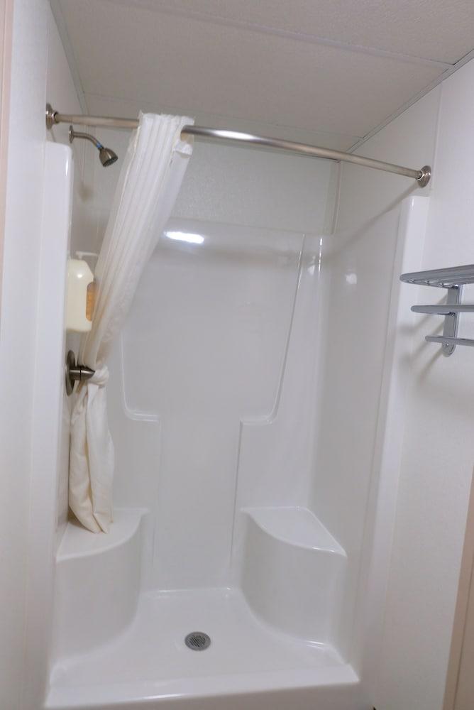 Target Hospitality - Orla South Lodge photo 15