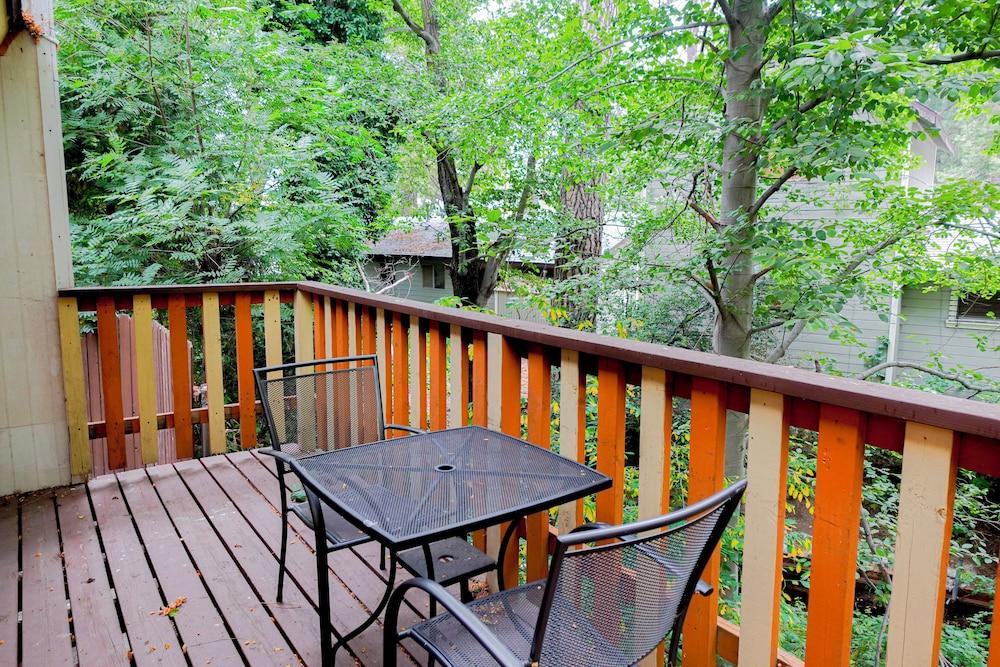 Sleepy Hollow Cabins and Hotel photo 36