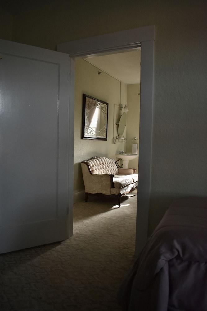 The DeLand Hotel photo 48