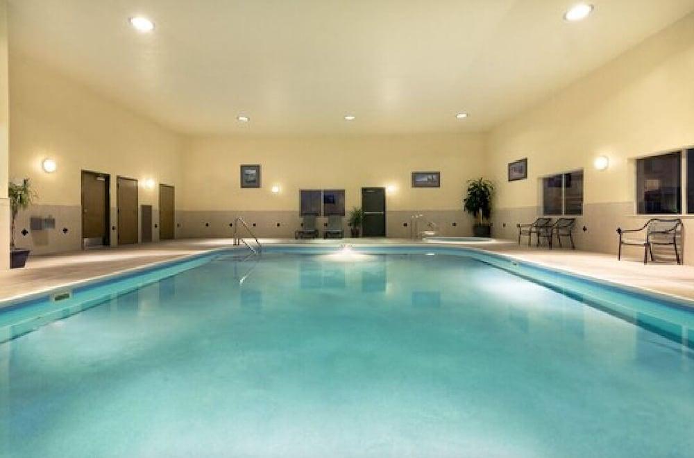 Summit Suites photo 28
