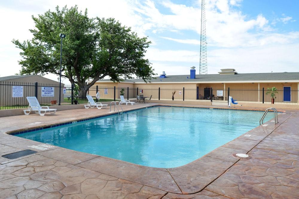 Americas Best Value Inn Lubbock E photo 4