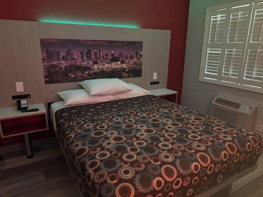Lincoln Motel photo 23