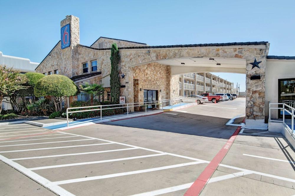 Motel 6 Dallas, TX - Forest Lane photo 1