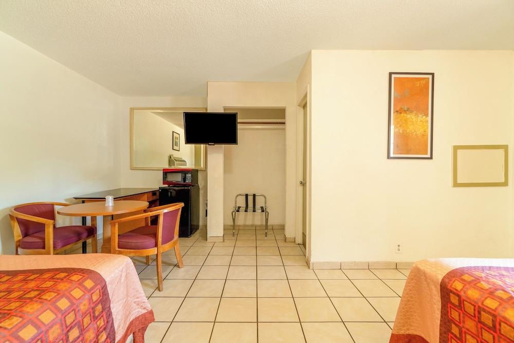 The Inn by El Dorado Lake photo 21