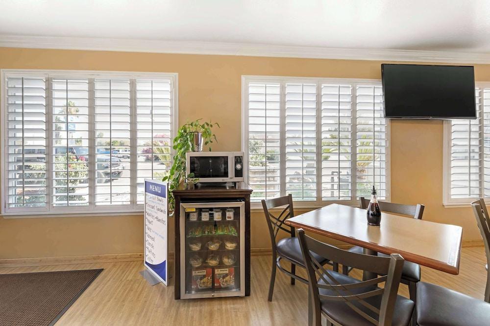Best Western Hanford Inn photo 37