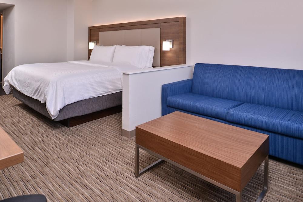 Holiday Inn Express Hotel & Suites Mesquite by IHG photo 4