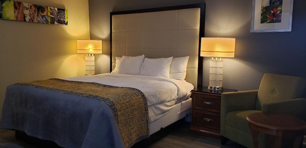 Regency Inn photo 8