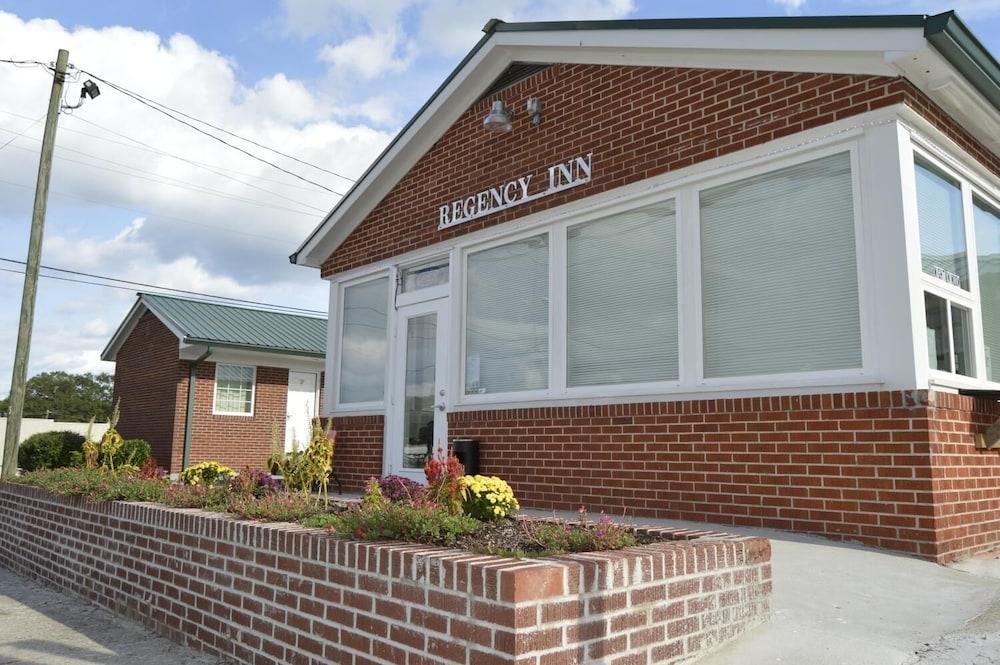 Regency Inn photo 19