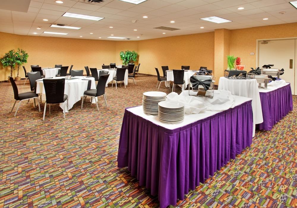 Holiday Inn Manhattan at the Campus by IHG photo 23
