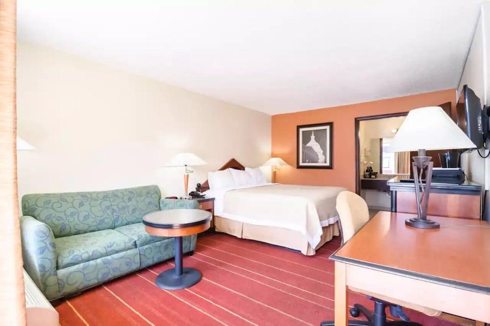 OYO Hotel Greensboro East I 40 photo 7