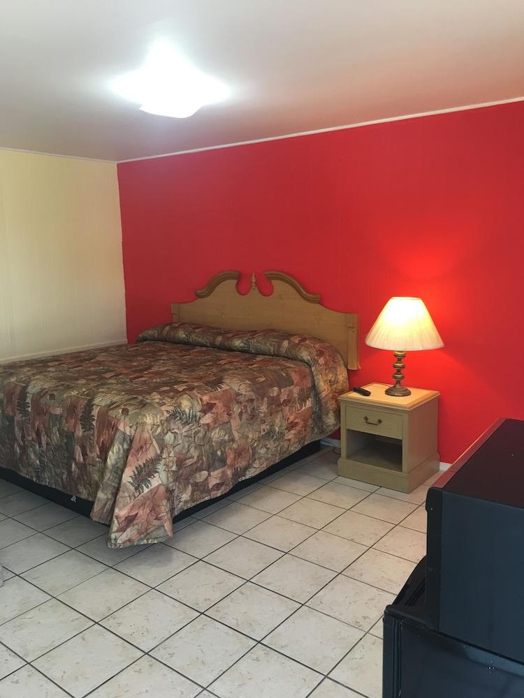 Shelton Motel photo 5