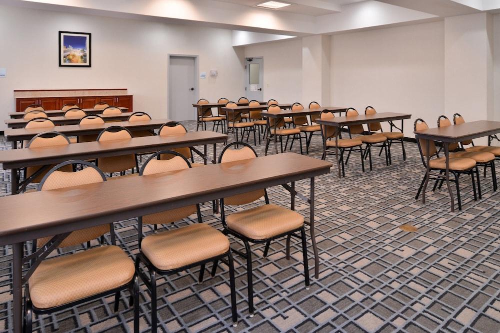 Holiday Inn Express Clanton by IHG photo 43