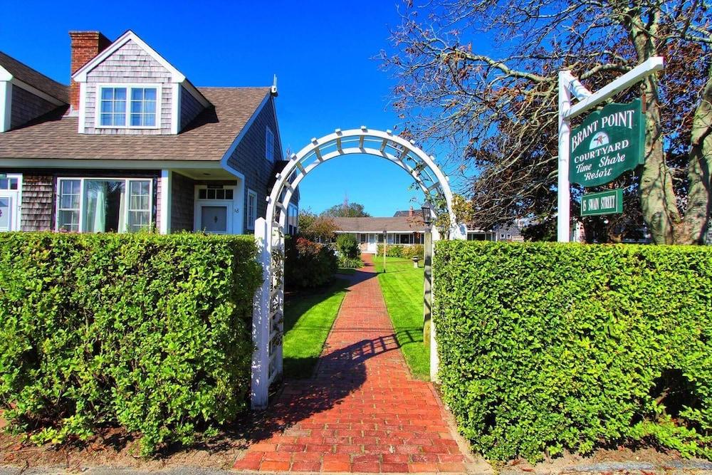 Brant Point Courtyard photo 1