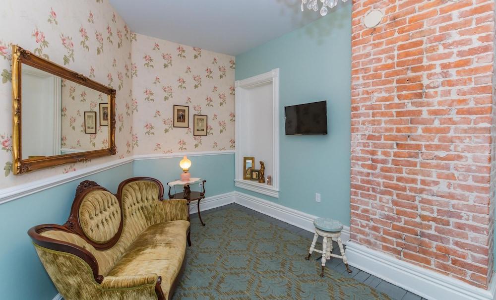 Historic Hotel Broadalbin photo 48