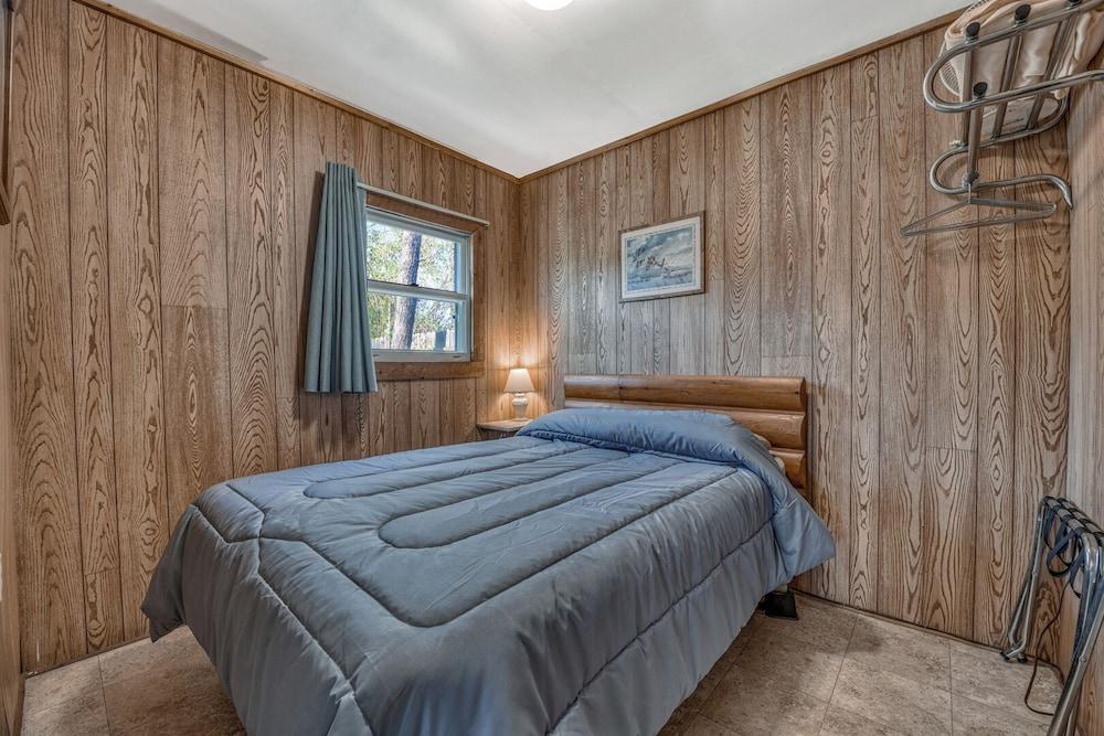 Edgewater Resort photo 21