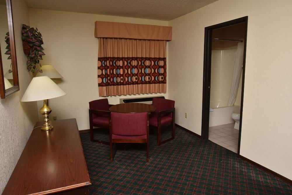 Super 8 by Wyndham Springfield/Battlefield photo 28