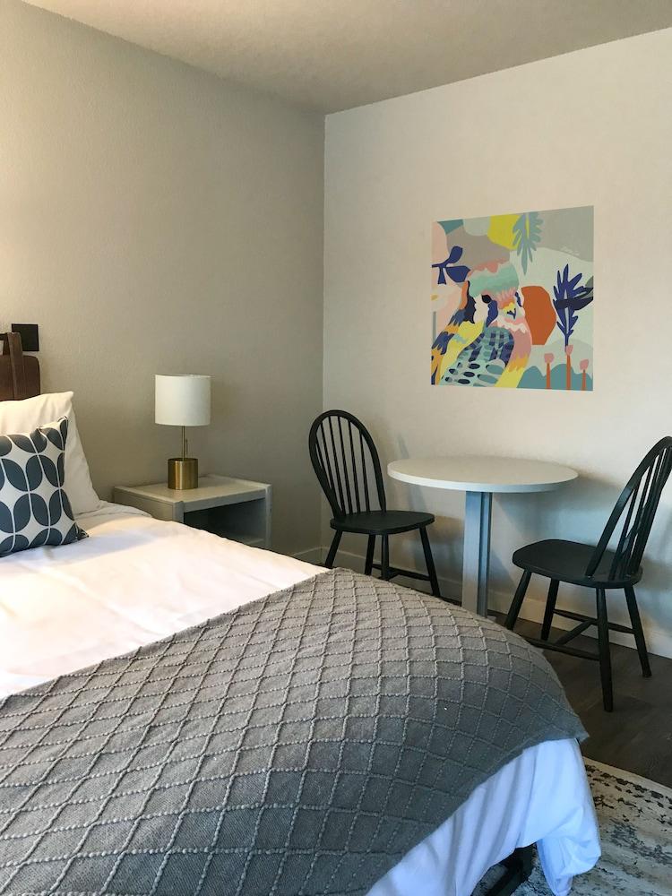 Hotel McCoy - Art, Coffee, Beer, Wine photo 27