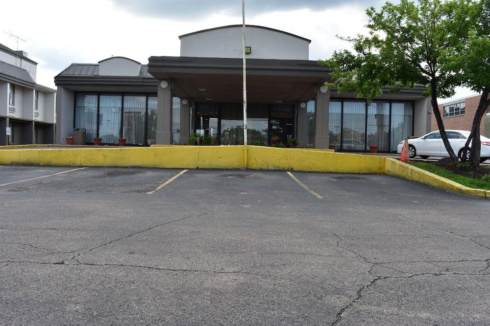 FairBridge Inn Express Melrose Park photo 15