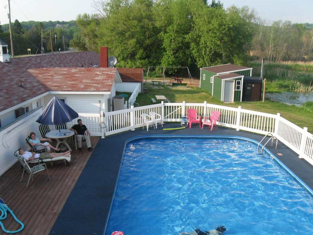 Coastal Inn photo 2
