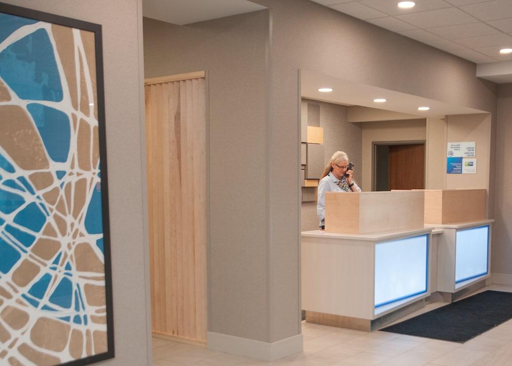 Holiday Inn Express & Suites Norfolk by IHG photo 37