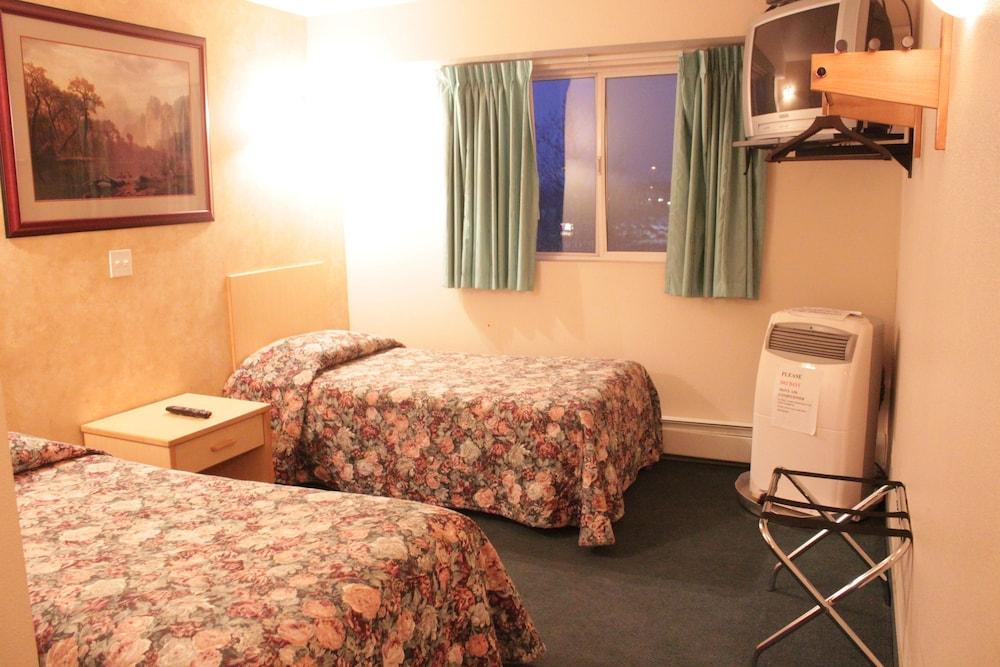 Windbreak Hotel photo 2