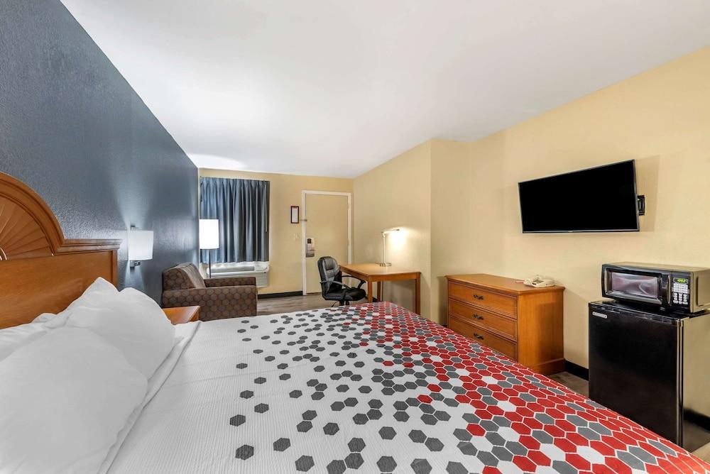 Econo Lodge Erlanger - Cincinnati Airport photo 18