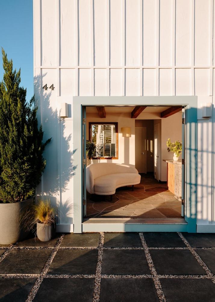 Daunt's Albatross Motel photo 20